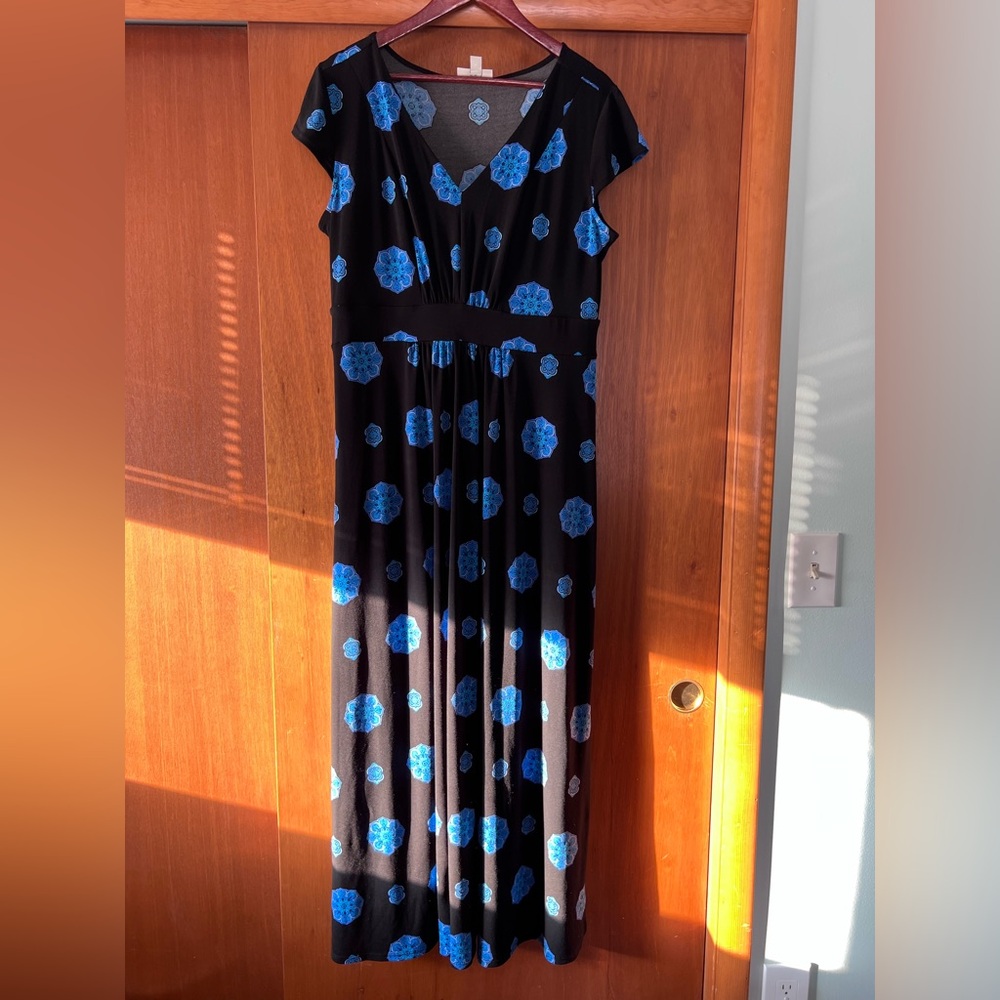 Dana Buchman Black and Blue Floral Dress